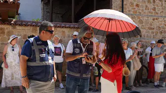 Antalya turlarında sahte rehber avı başladı