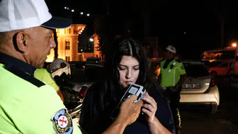 Adana yollarında sıkı denetim 42 sürücüye ceza yağdı