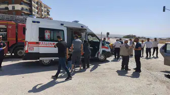 Van Edremit yolunda iki araç çarpıştı altı kişi hastanelik oldu