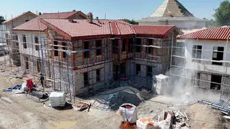 Konya Mevlana Türbesi çevresinde tarihi doku yeniden inşa ediliyor