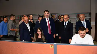 Malatya’daki kütüphaneye Bakan Kurum’dan tam not