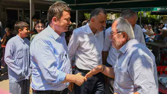 Erkan Aydın aşure kazanının başına geçti