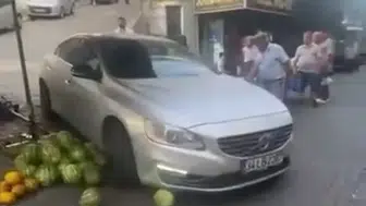 Aydın’da alkollü sürücü pazar tezgahlarını ezip geçti