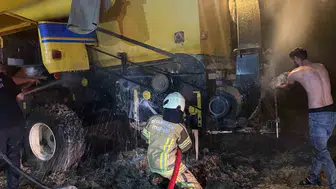Hani'de hasat vaktinde biçerdöver yangını