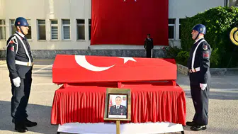 Eskişehir şehidini dualarla son yolculuğuna uğurladı
