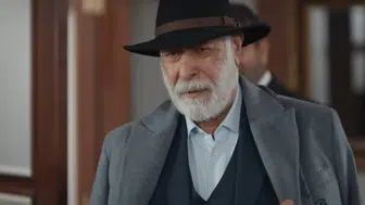 Muhammed Cangören Cihangir'de bir kadınla görüntülendi