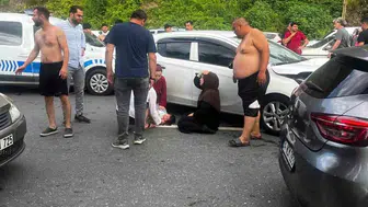 Zonguldak'ta yolun karşısına geçmeye çalışan baba ve oğluna otomobil çarptı