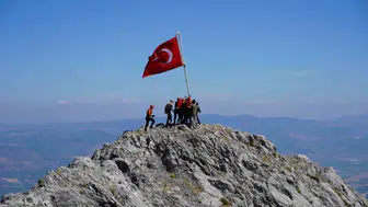 Spil Dağı’nın zirvesinde 15 Temmuz anması