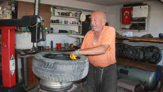 74 yaşındaki usta mesleğini devredecek çırak bulamıyor