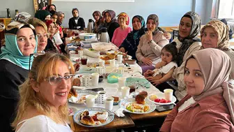 Burhaniye’de 15 kadın okuma yazma öğrenerek hayatına yeni bir sayfa açtı
