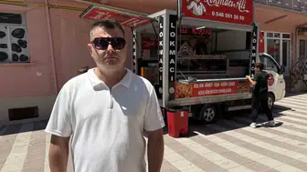 Eskişehir’de boşanma kutlaması Cami çıkışında 1500 kişiye lokma dağıttı