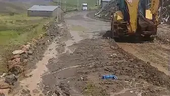 Erzurum Tekman'da sel suları tarım arazilerini yuttu
