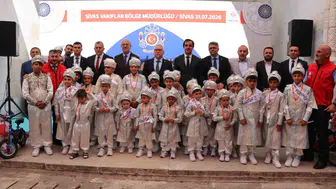 Sivas'ta 530 yıllık vakıf geleneği çocukları sevindirdi
