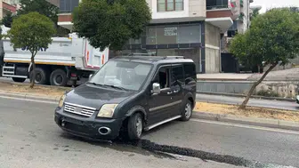 Samsun'da kontrolden çıkan araç iki metre yükseklikten yola çakıldı