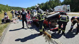 Kastamonu yolunda kaza Otomobil bariyerlere çarptı