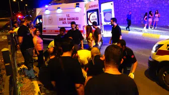 Tunceli yolunda motosiklet otomobile çarptı