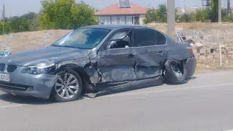 Aksaray'da iki araç çarpıştı Altı kişi hastanelik oldu