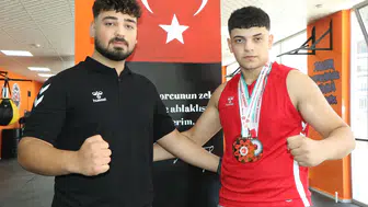 13 yaşındaki Taha ringlerin yeni kralı olmaya hazırlanıyor