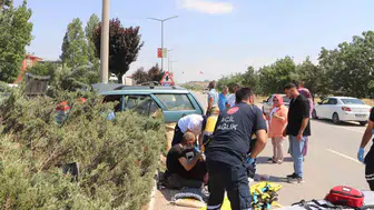 Karaman'da kaza sonrası sürücünün eşine sarılması yürekleri burktu