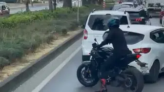Samsun trafiğinde itfaiyeye eskortluk yapan motosikletli