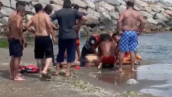 Karasu sahilinde denize giren vatandaş ölümden döndü