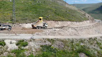 Tuzluca yolunda genişletme mesaisi başladı