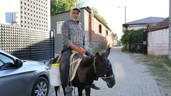 Aydınlı Ayhan Amca ehliyet yerine eşeğini tercih ediyor