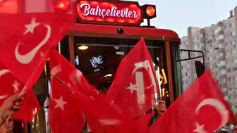 Bahçelievler sokaklarında 15 Temmuz yürüyüşü ve protesto