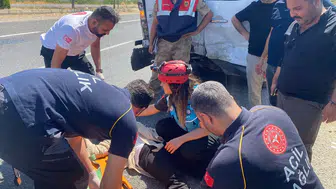 Şanlıurfa yolunda dikkatsizlik 12 kişiyi hastanelik etti