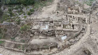 Aspendos'ta iki bin yıllık ticaret yolu ve dükkanlar bulundu