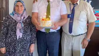 Bolvadin Kaymakamı Arıkan için mesai arkadaşları sürpriz yaptı