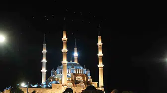 Edirne’de 15 Temmuz gecesi camilerden sela sesleri yükseldi