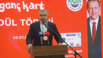Edirne’de gençlere spor ödülü Bakan Bak ailelere çağrı yaptı