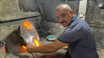 Ordu'da unutulmaya yüz tutan kalaycılık mesleğini tek başına yaşatıyor