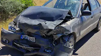 Yalvaç yolunda iki araç çarpıştı