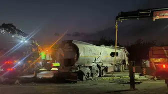 Hatay Erzin yolunda yakıt tankeri devrildi