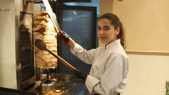 Dış ticaret diplomasını bıraktı döner bıçağını eline aldı