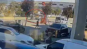 İnegöl yolunda motosiklet kazası kameraya yansıdı