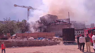 Malatya’da bir ev alevlere teslim oldu