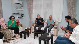 Mersin Emniyet Müdürü şehit ailesini evinde ziyaret etti