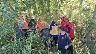 Savaştepe yolunda traktör devrildi 1 ölü 1 yaralı