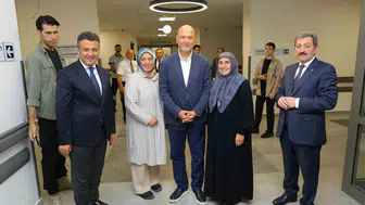 Süleyman Soylu Samsun Şehir Hastanesi’nde hastalarla bir araya geldi