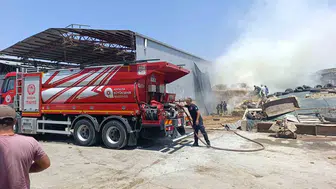 Manavgat’ta bir ihmal 60 balya samanı küle çevirdi