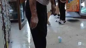 Bursa merkezdeki iş hanında lavabo açıcı patladı