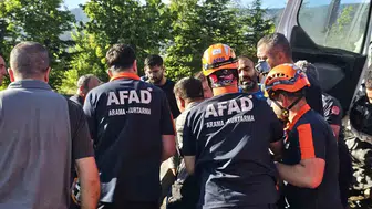 Elazığ’da iki tırın çarpıştığı kazada sürücü araçta sıkıştı