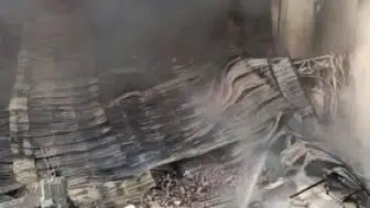 Adana’da paketleme tesisinde alevler yükseliyor