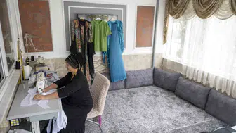 Mersinli anne dikiş kursunda öğrendikleriyle evini atölyeye dönüştürdü