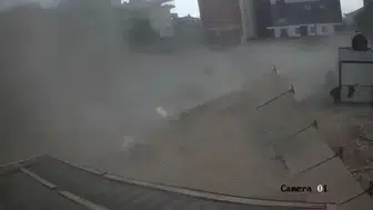Avcılar'da şiddetli fırtına inşaatı yerle bir etti