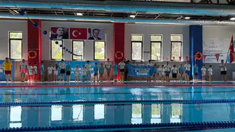 Germencik’te havuzdan mezuniyet sevinci