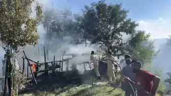 Bingöl’de korkutan bahçe yangını ormana ulaşmadan durduruldu